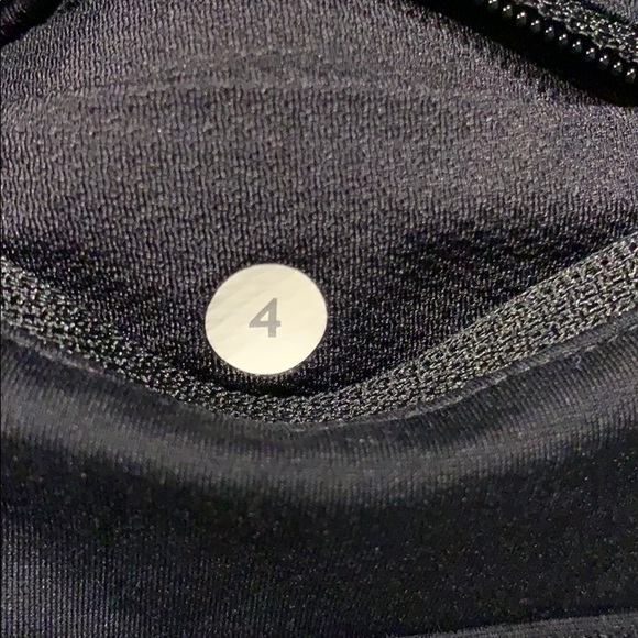 Size 4 lululemon speed shorts - Picture 5 of 7